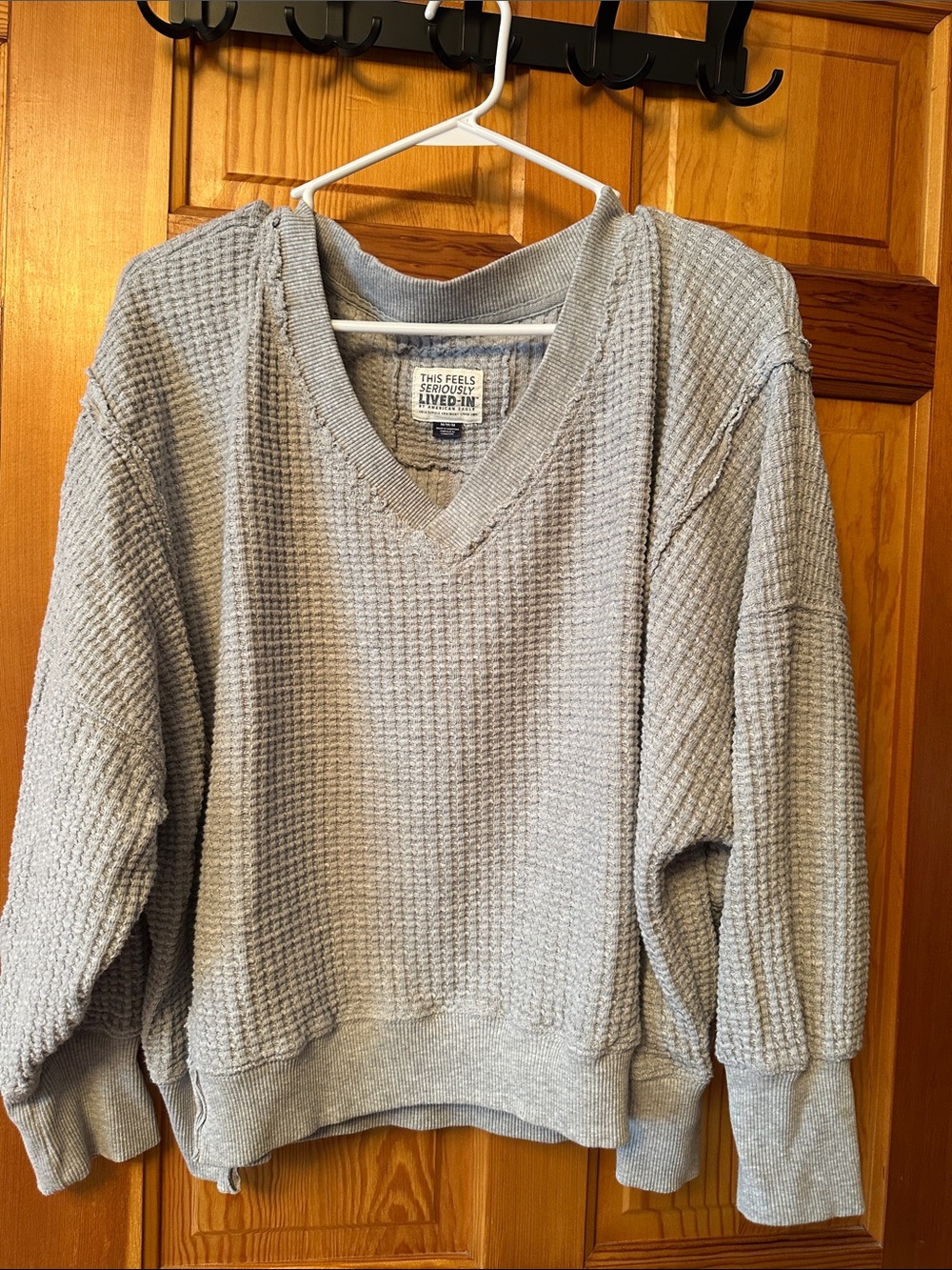 American Eagle Outfitters Light Gray V-Neck Waffle Knit Sweater